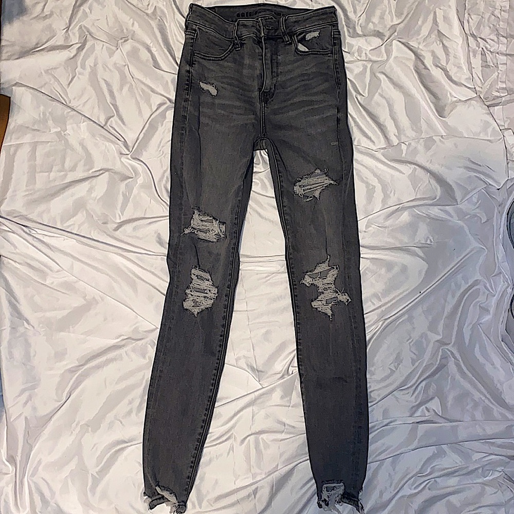 American eagle next level stretch size 2 skinny jeans color grey ripped.